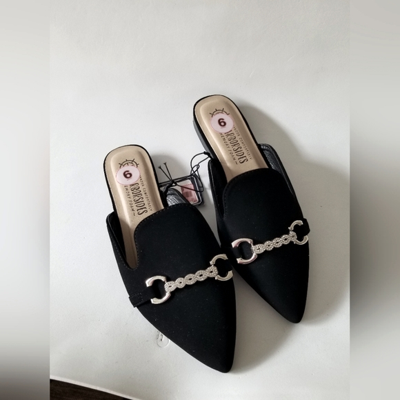 Women's Wander Comfortably Memory Foam flat Mules with silver hardware SZ 6 - Picture 3 of 11